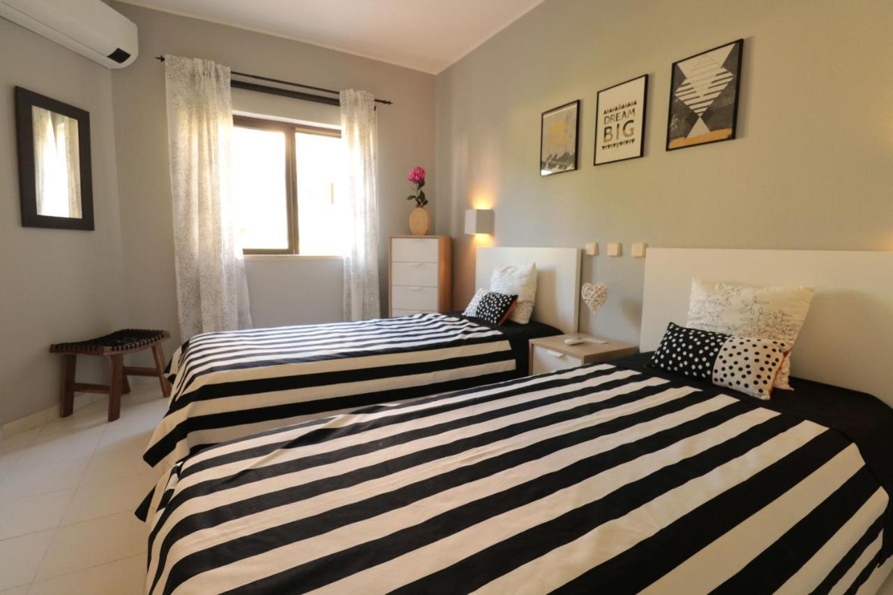 Lovelystay - Cozy 1Br Flat In Alvor With Ac And Balcony Eksteriør billede