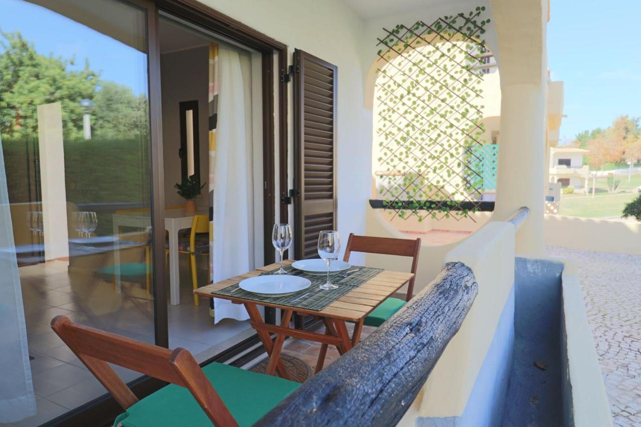 Lovelystay - Cozy 1Br Flat In Alvor With Ac And Balcony Eksteriør billede