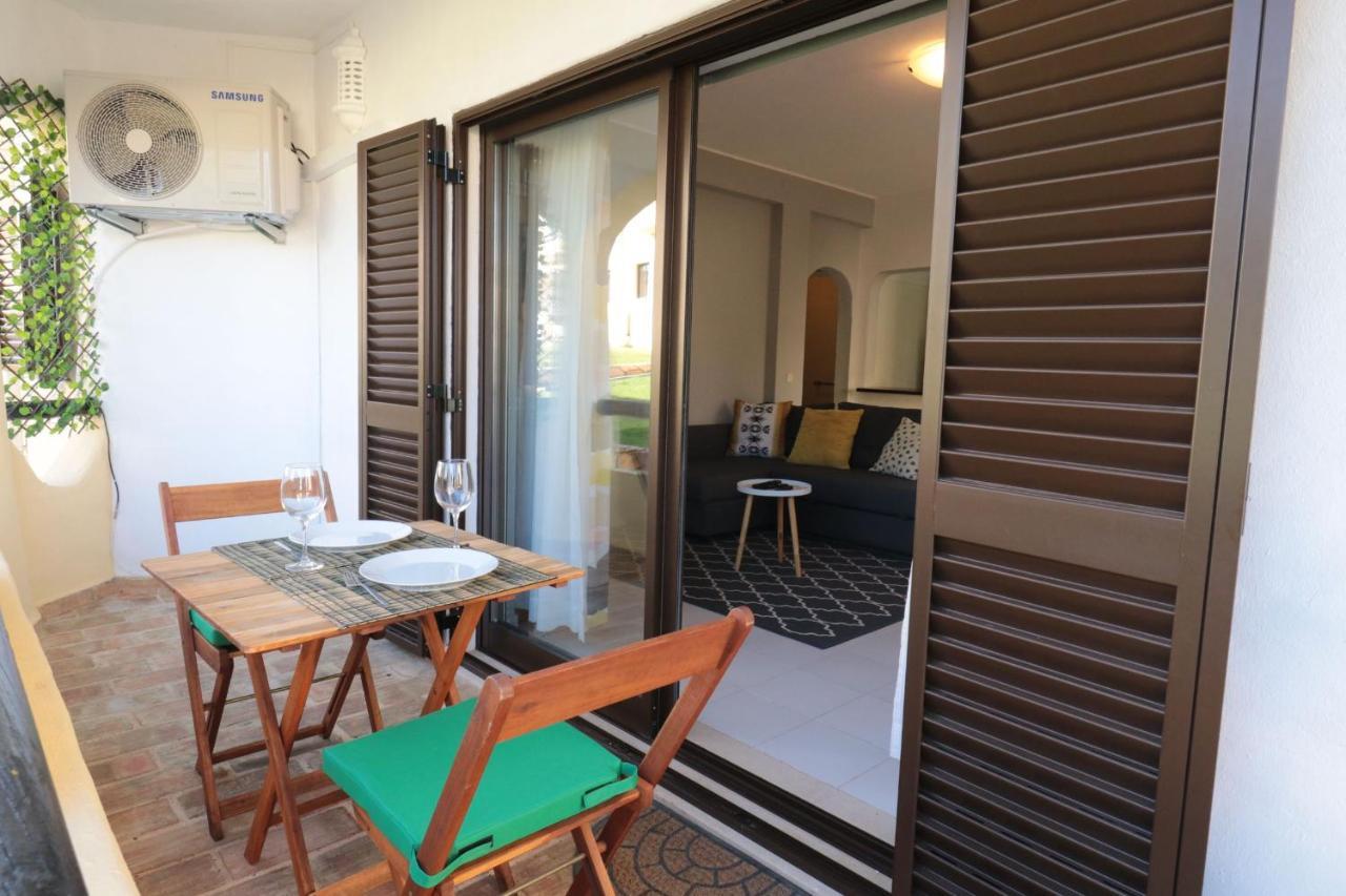 Lovelystay - Cozy 1Br Flat In Alvor With Ac And Balcony Eksteriør billede