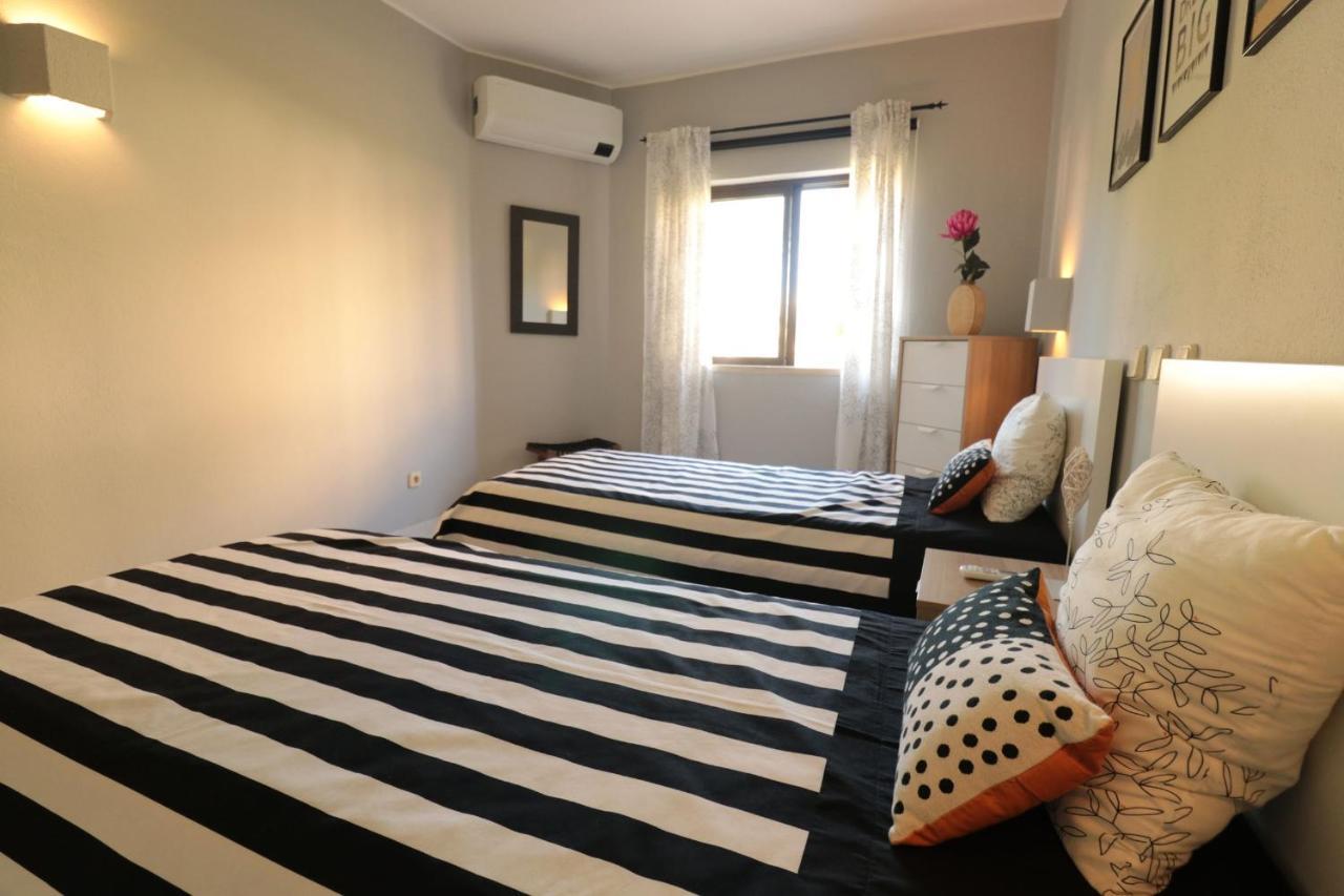 Lovelystay - Cozy 1Br Flat In Alvor With Ac And Balcony Eksteriør billede